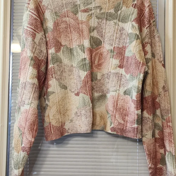Floral Knit Women's Sweater - Picture 2 of 2